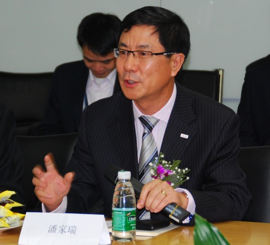 潘家瑞先生发表了感言